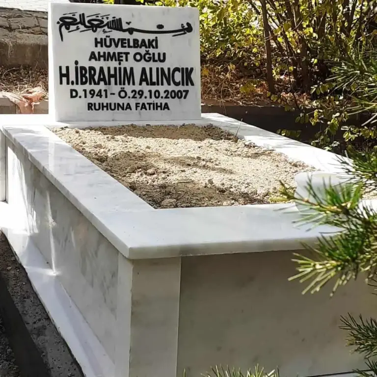 Beyaz mermer mezar, baş taşı yazısı – Kütahya